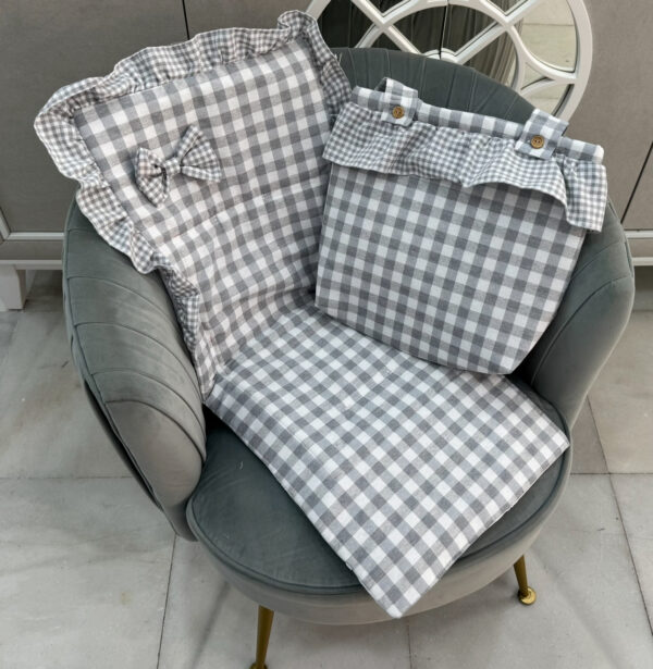 Colchoneta silla universal con talega volante vichi  mediano mezcla gris