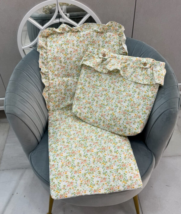 Colchoneta silla universal con talega flores amarillas