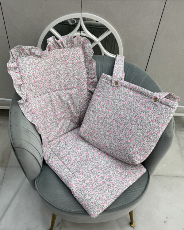 Colchoneta silla universa  con talega flores fluor