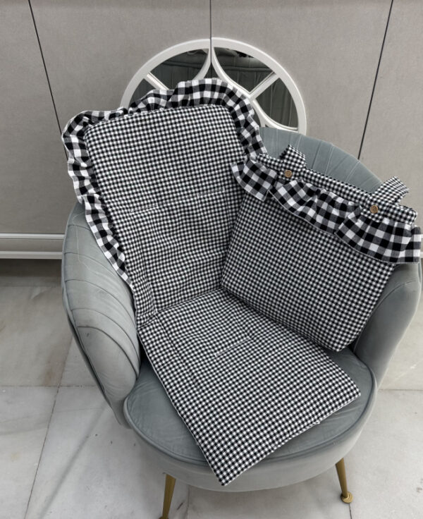 Colchoneta silla universa  con talega volante vivhi  pequeño  negro