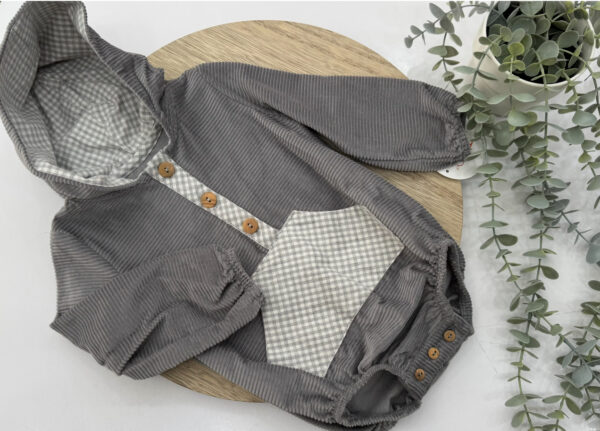 Pelele modelo sierra gris