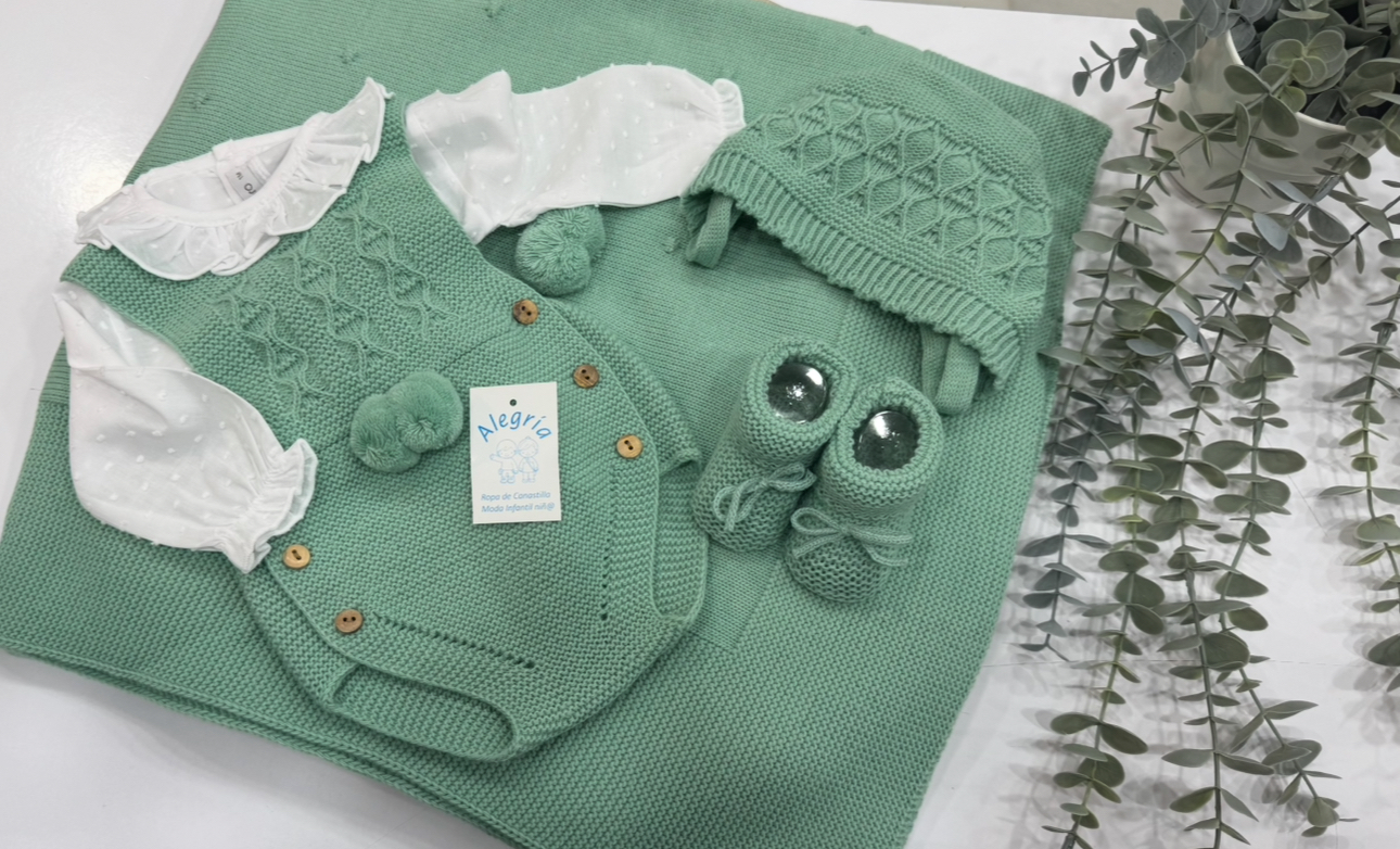 Ranita con capota lana modelo borlon - Imagen 2