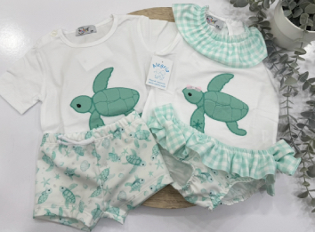 Bañador modelo tortugas